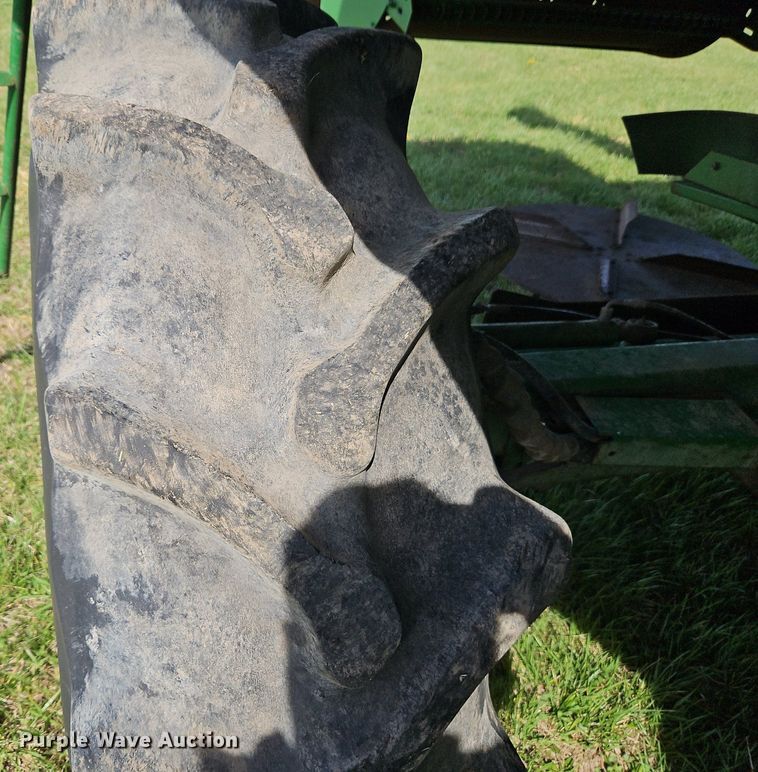 image for item EI3666 1991 John Deere 9500 RWA combine