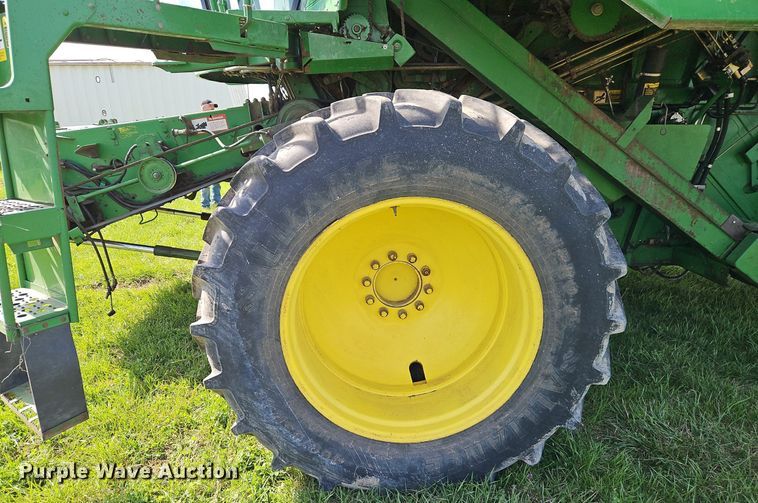 image for item EI3666 1991 John Deere 9500 RWA combine