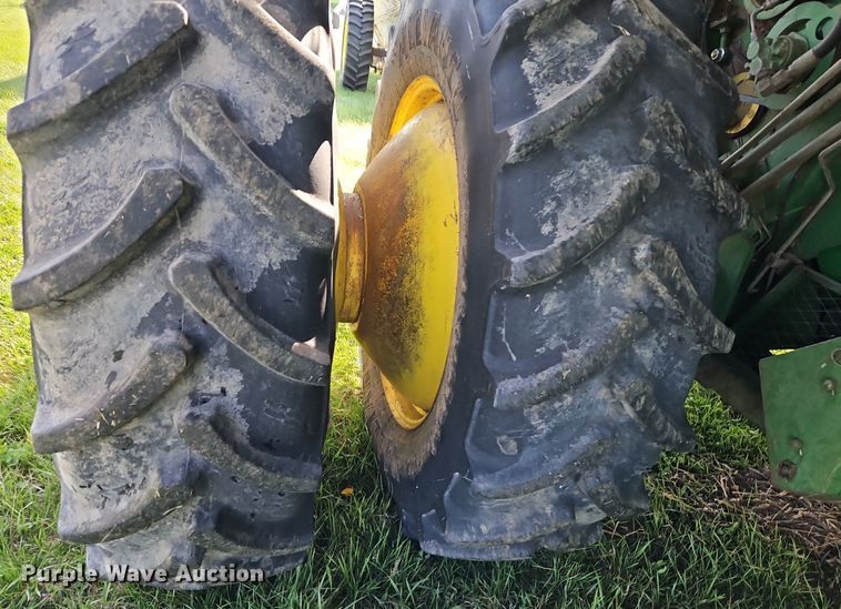 image for item EI3666 1991 John Deere 9500 RWA combine