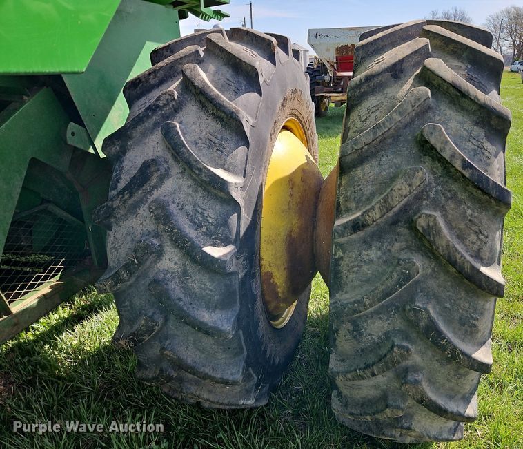 image for item EI3666 1991 John Deere 9500 RWA combine