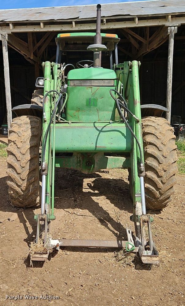image for item EI3669 1983 John Deere 4050 MFWD tractor