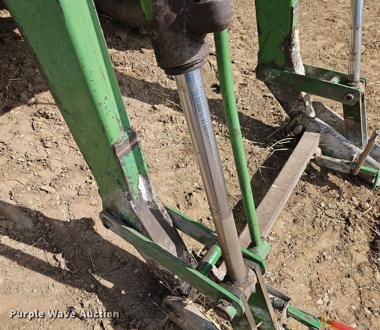 image for item EI3669 1983 John Deere 4050 MFWD tractor