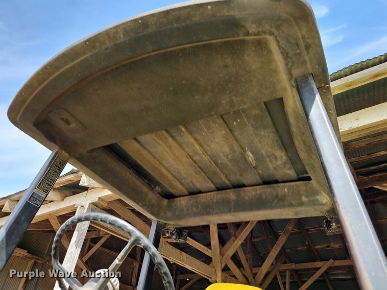 image for item EI3669 1983 John Deere 4050 MFWD tractor