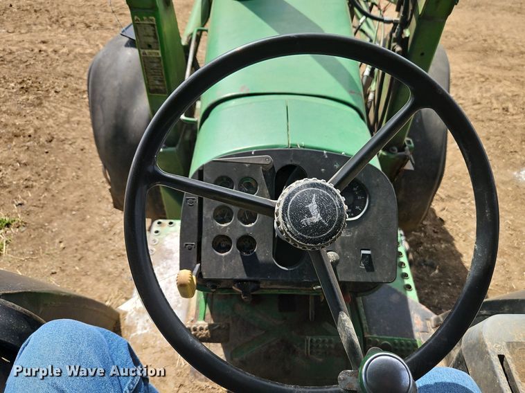 image for item EI3669 1983 John Deere 4050 MFWD tractor