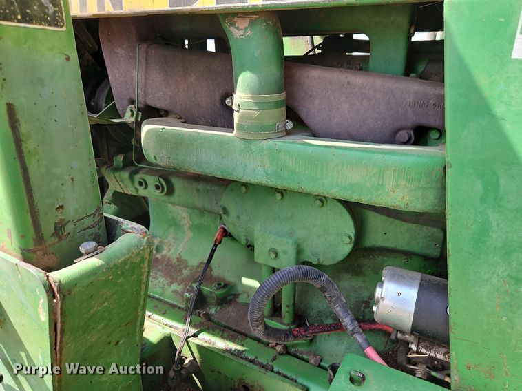 image for item EI3669 1983 John Deere 4050 MFWD tractor