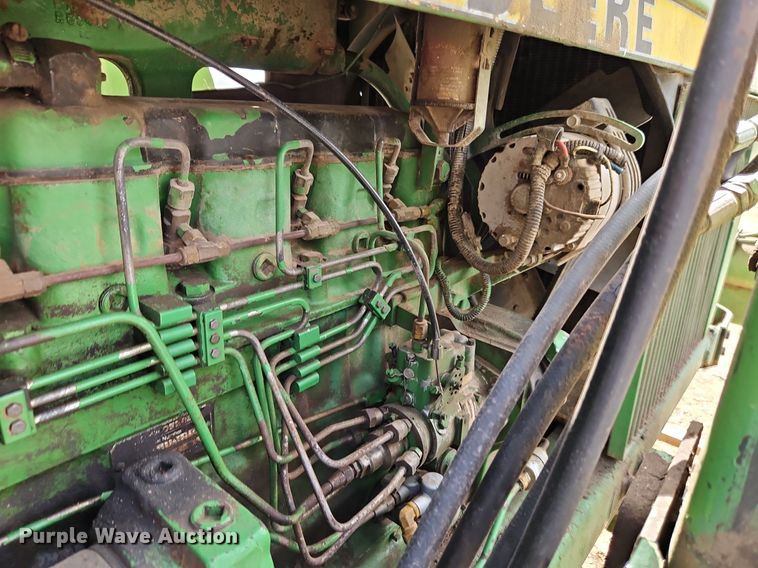 image for item EI3669 1983 John Deere 4050 MFWD tractor
