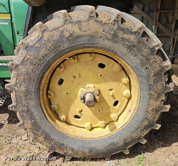 image for item EI3669 1983 John Deere 4050 MFWD tractor