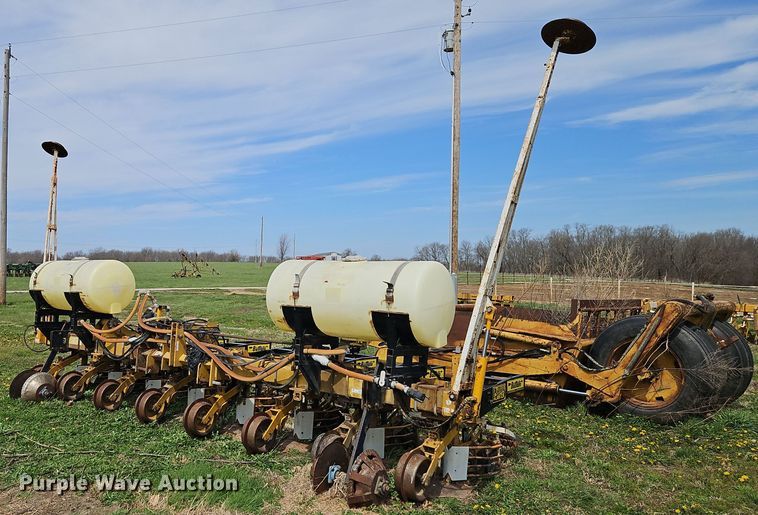 image for item EI3672 Buffalo  7530-8-30 planter