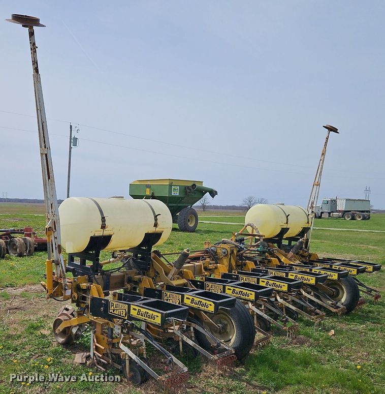 image for item EI3672 Buffalo  7530-8-30 planter