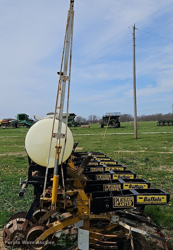 image for item EI3672 Buffalo  7530-8-30 planter