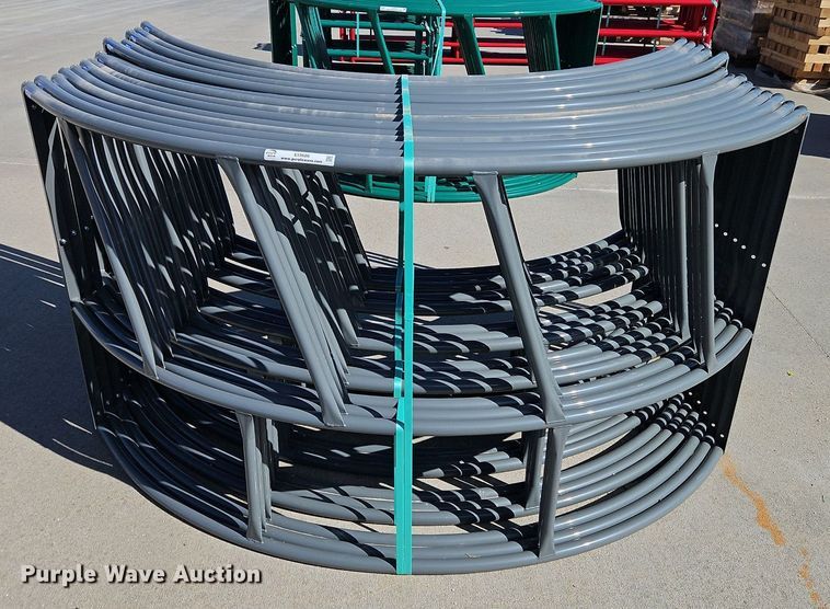 image for item EI3686 (5) B&W PT17019 bale feeder