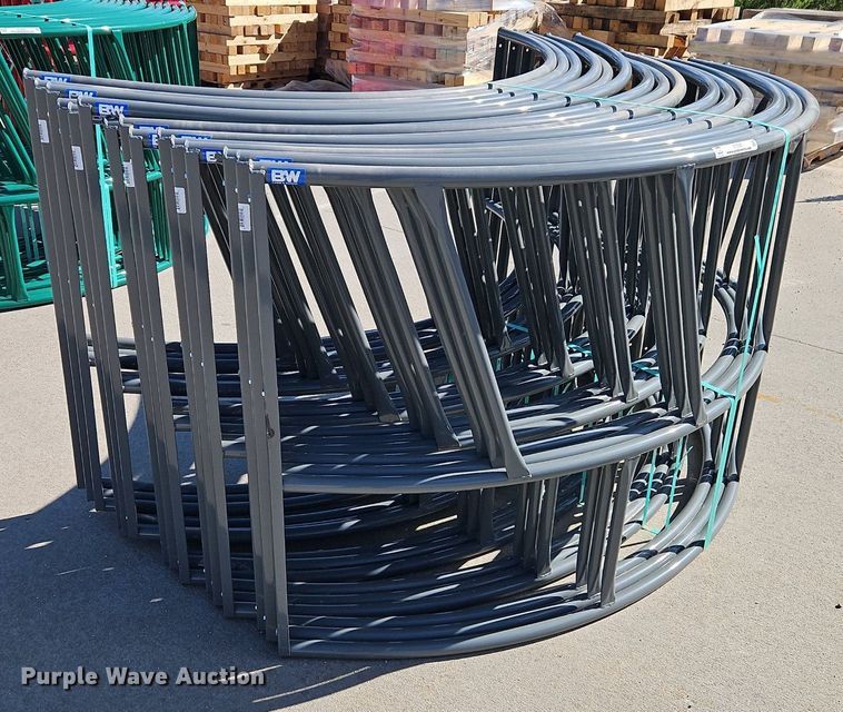 image for item EI3686 (5) B&W PT17019 bale feeder