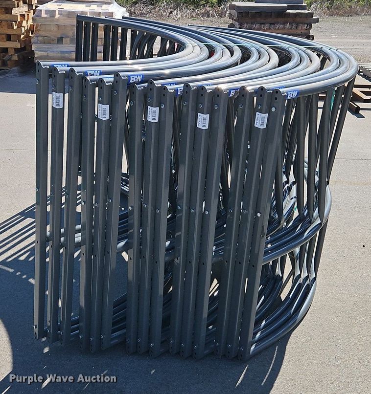 image for item EI3686 (5) B&W PT17019 bale feeder