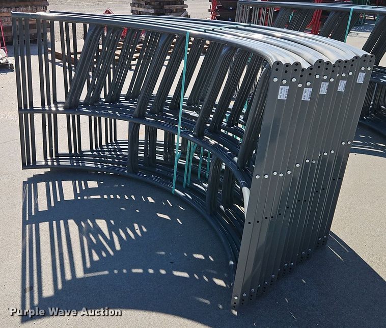 image for item EI3686 (5) B&W PT17019 bale feeder