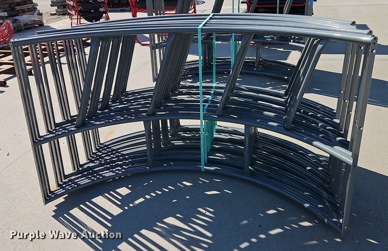 image for item EI3686 (5) B&W PT17019 bale feeder