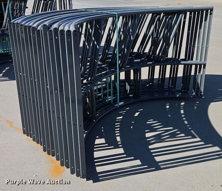 image for item EI3686 (5) B&W PT17019 bale feeder