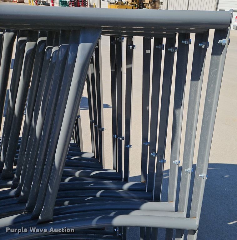 image for item EI3686 (5) B&W PT17019 bale feeder