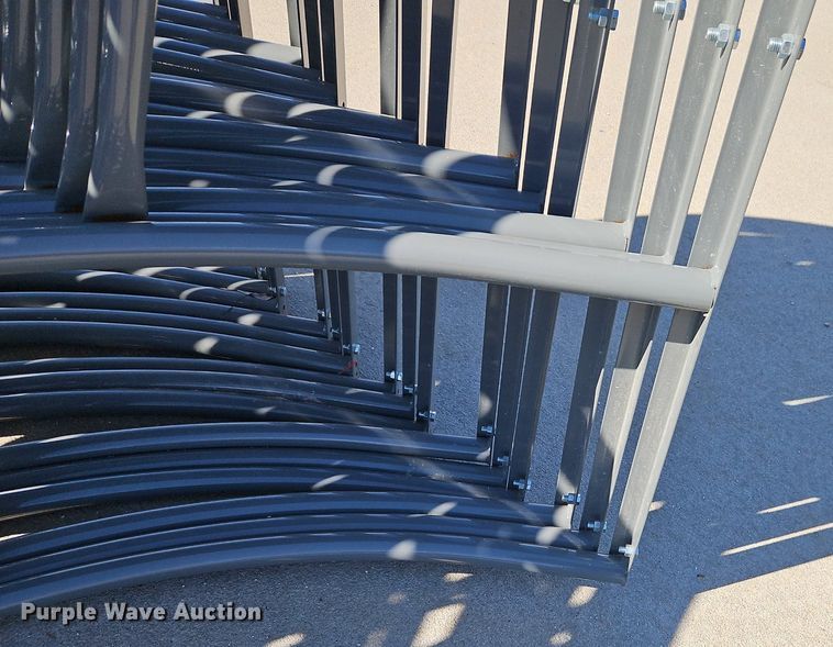 image for item EI3686 (5) B&W PT17019 bale feeder