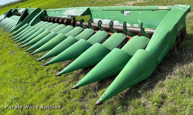 image for item EJ0390 John Deere 1243 corn head
