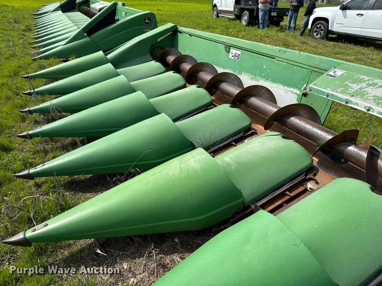 image for item EJ0390 John Deere 1243 corn head