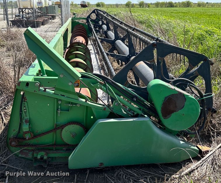 image for item EJ0392 John Deere 930 stripper head