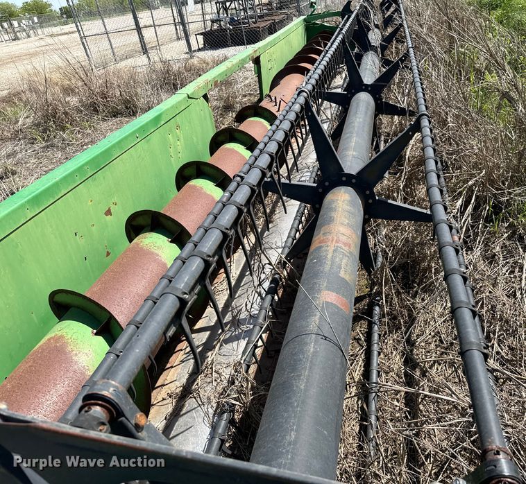 image for item EJ0392 John Deere 930 stripper head