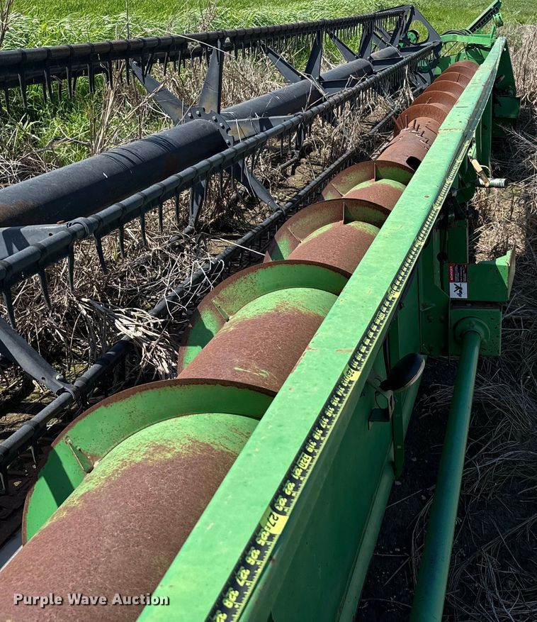 image for item EJ0392 John Deere 930 stripper head