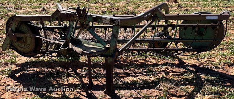 image for item EJ0436 John Deere 650 hay rake