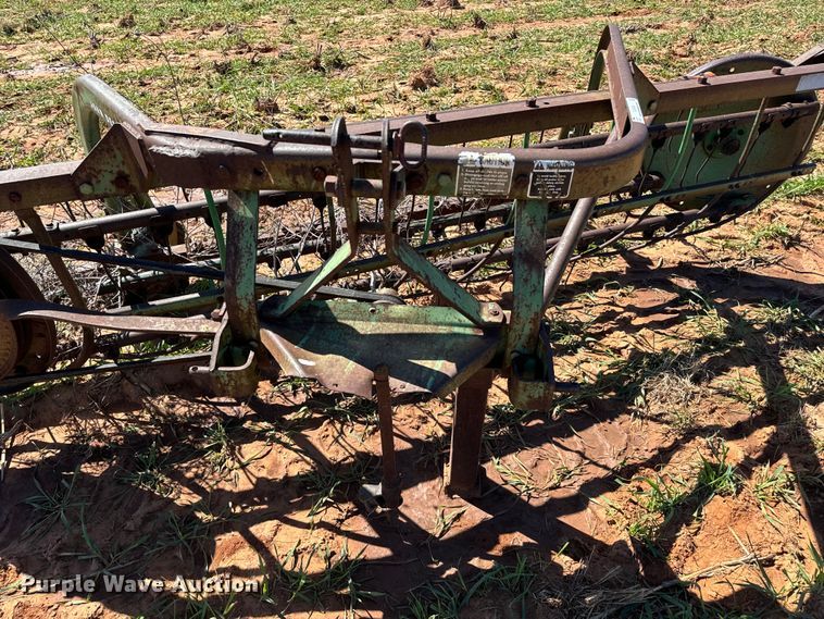 image for item EJ0436 John Deere 650 hay rake