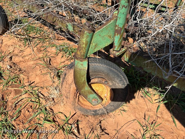 image for item EJ0436 John Deere 650 hay rake