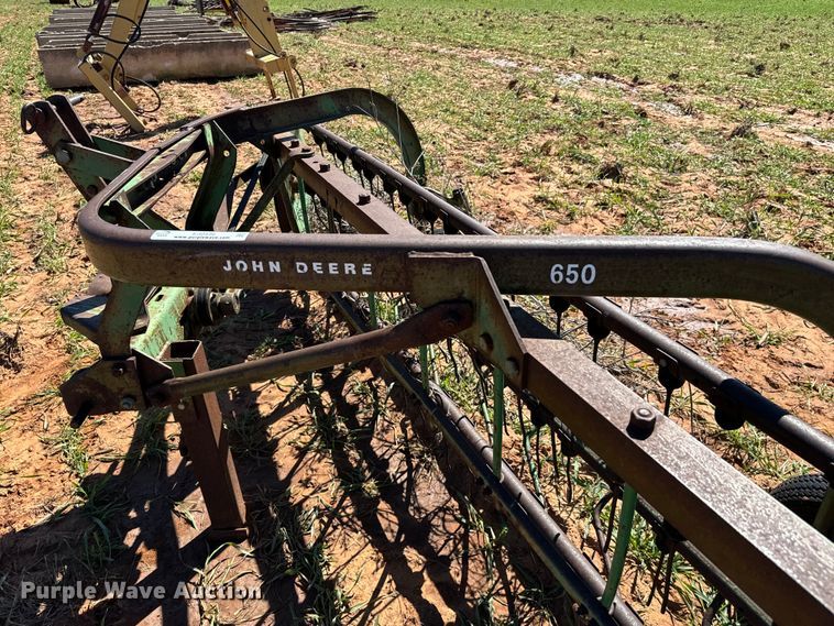 image for item EJ0436 John Deere 650 hay rake