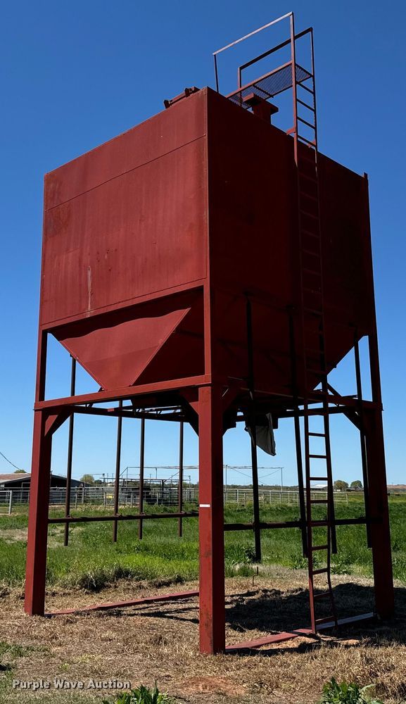 image for item EJ0452 Feed storage bin