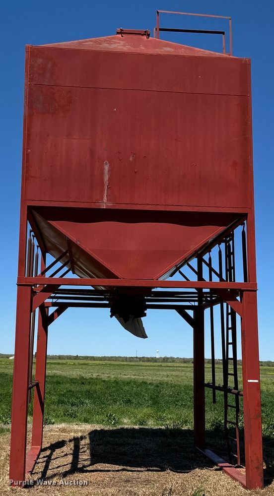 image for item EJ0452 Feed storage bin