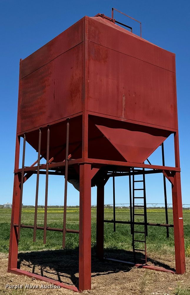 image for item EJ0452 Feed storage bin