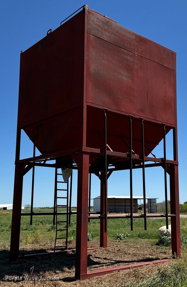 image for item EJ0452 Feed storage bin