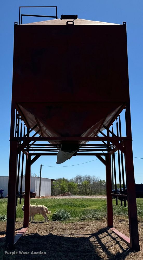 image for item EJ0452 Feed storage bin