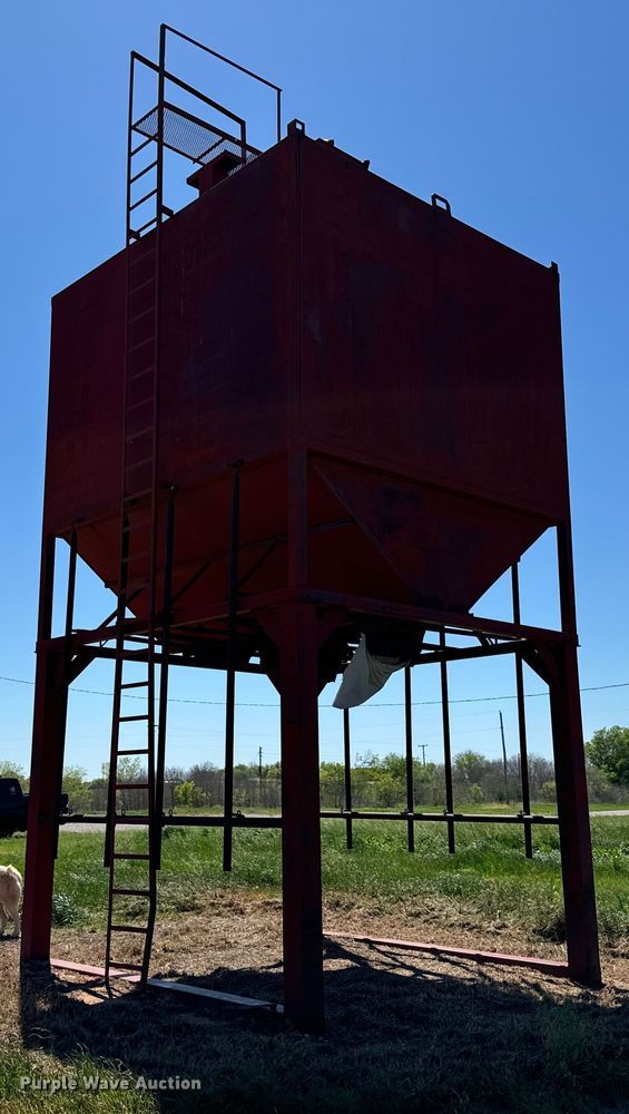 image for item EJ0452 Feed storage bin