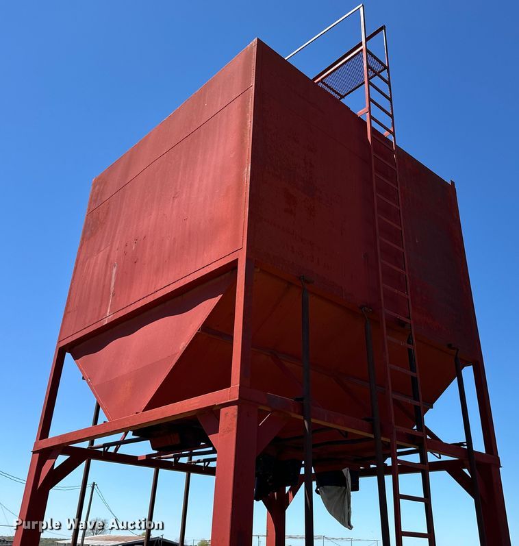 image for item EJ0452 Feed storage bin