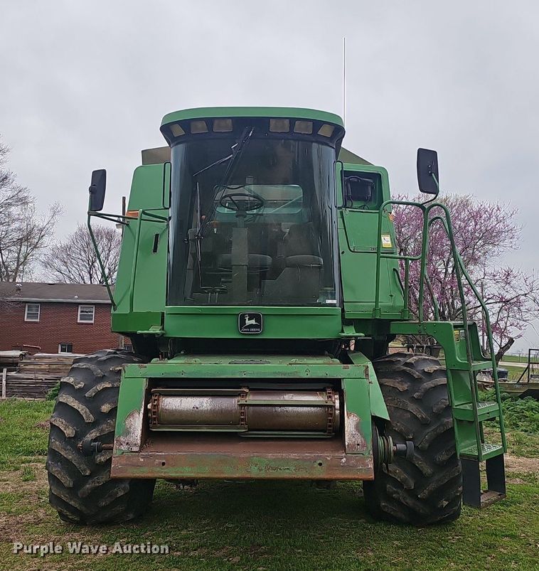 image for item EJ6222 1990 John Deere 9500 combine