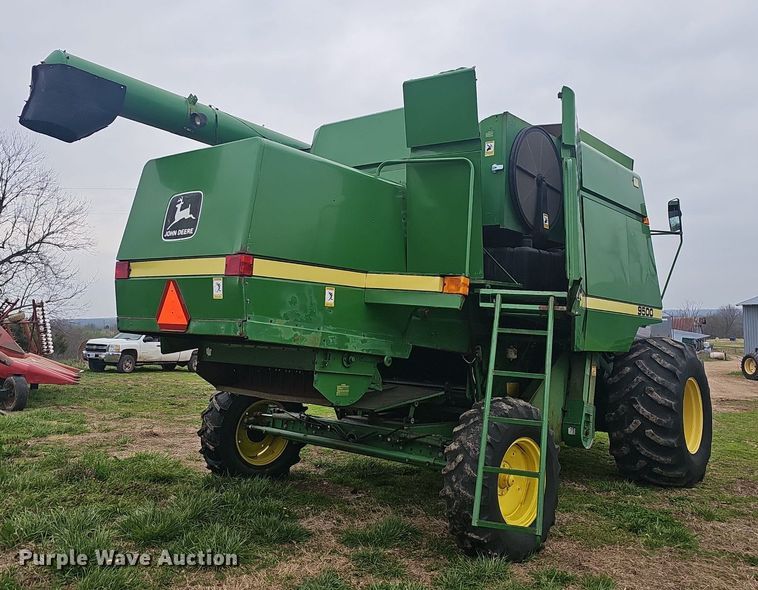 image for item EJ6222 1990 John Deere 9500 combine