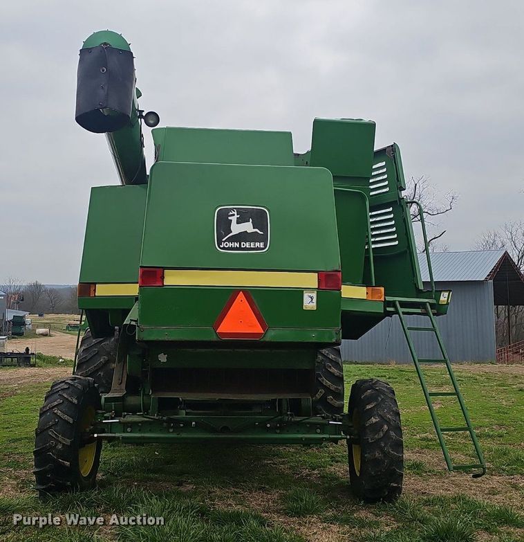 image for item EJ6222 1990 John Deere 9500 combine