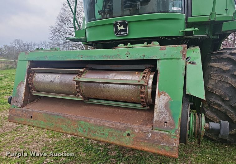 image for item EJ6222 1990 John Deere 9500 combine