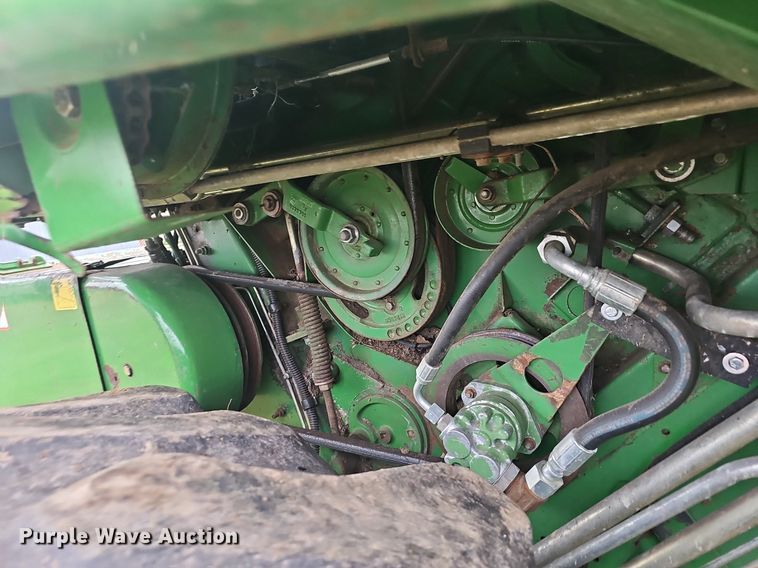 image for item EJ6222 1990 John Deere 9500 combine