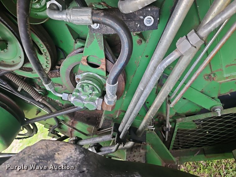 image for item EJ6222 1990 John Deere 9500 combine