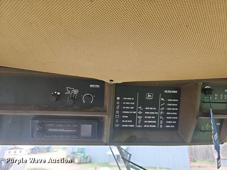 image for item EJ6222 1990 John Deere 9500 combine