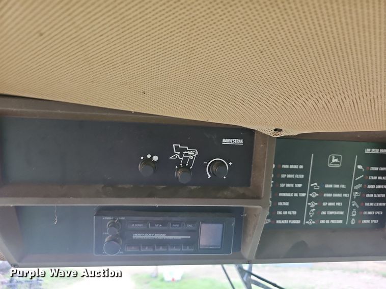 image for item EJ6222 1990 John Deere 9500 combine