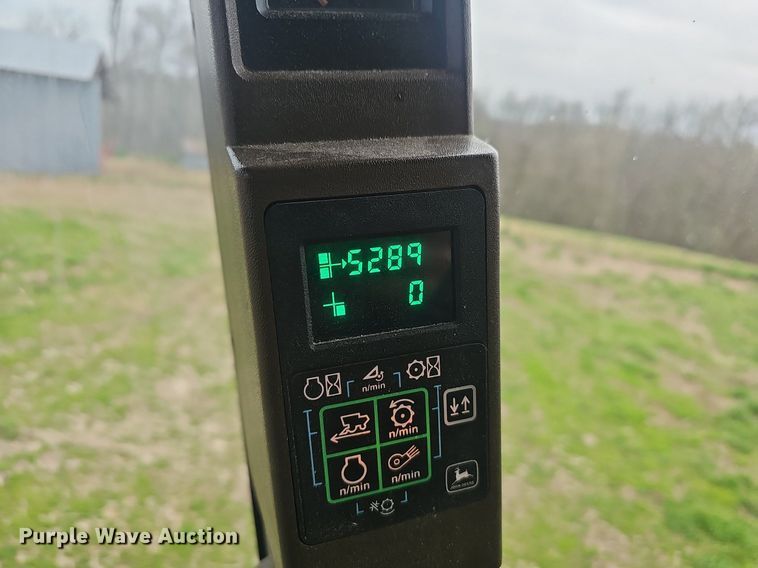 image for item EJ6222 1990 John Deere 9500 combine