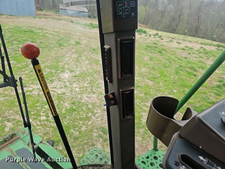 image for item EJ6222 1990 John Deere 9500 combine