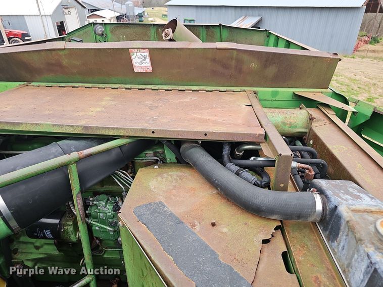 image for item EJ6222 1990 John Deere 9500 combine