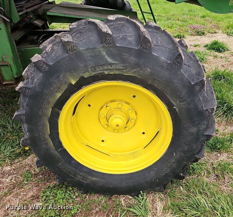 image for item EJ6222 1990 John Deere 9500 combine